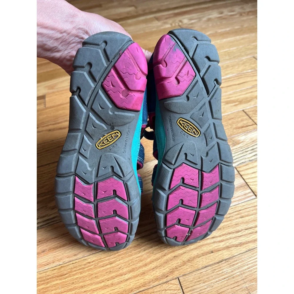Keen Seacamp II CNX Blue Pink Teal Hybrid Sandals Kids Size 4 US